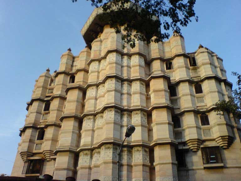 famous ganesha temple in india - siddhivinayak temple mumbai